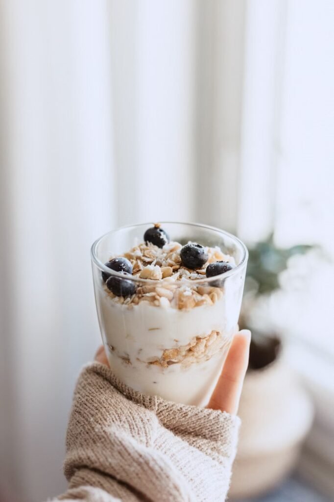 Healthy breakfast option with oats, yoghurt and blueberries. Great for gut and brain health.